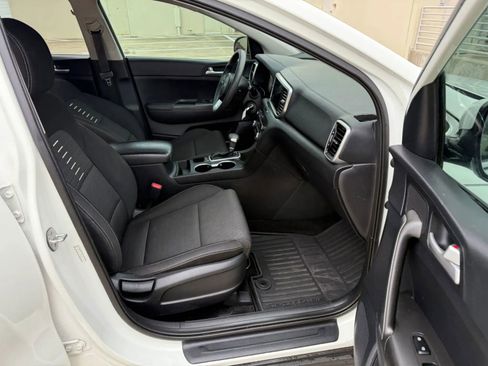 Used 2021 Kia Sportage LX w/ LX Fwd Popular Package image 18