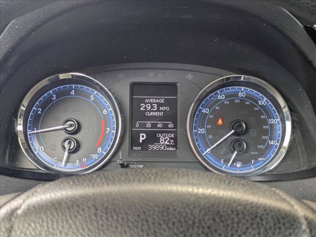 Used 2017 Toyota Corolla LE FWD image 3