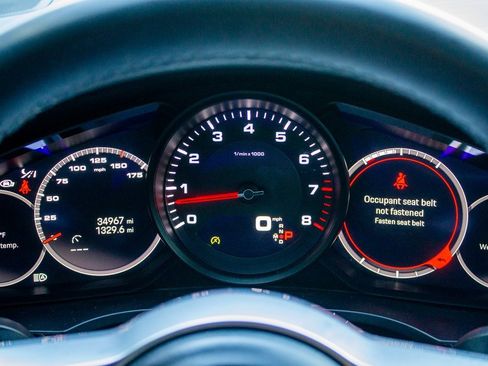 Used 2022 Porsche Cayenne Platinum Edition image 15