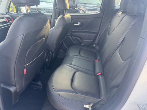 Used 2023 Jeep Renegade Trailhawk w/ Trailhawk Elite Group image 12