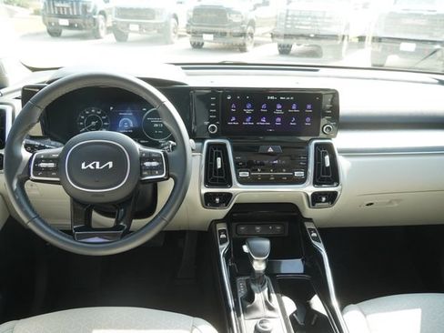 Used 2023 Kia Sorento SX AWD/4WD image 14