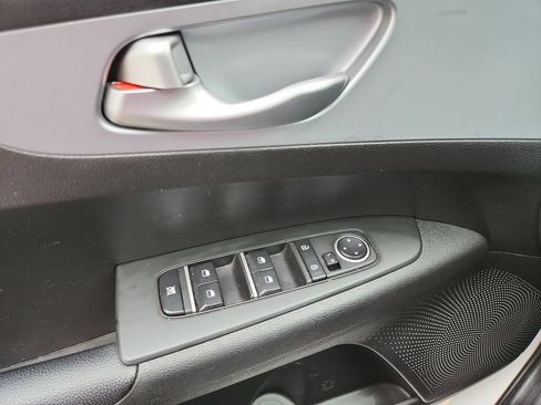 Used 2023 Kia Forte LXS FWD image 5