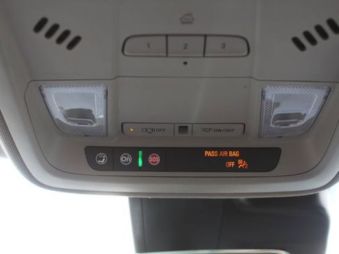 Used 2021 Cadillac XT4 Luxury w/ Cold Weather Package FWD image 30