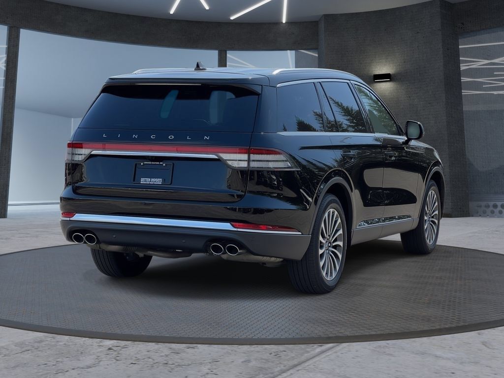 Used 2023 Lincoln Aviator AWD w/ Premium Package image 4