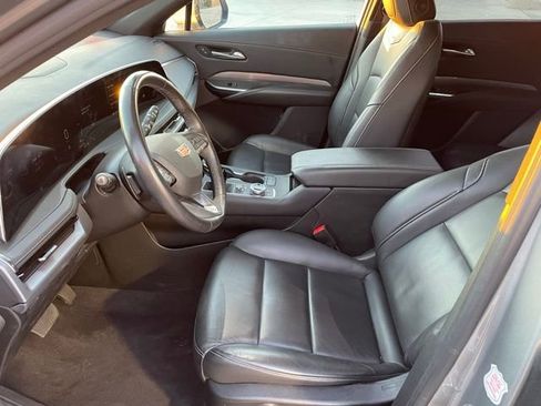 Used 2024 Cadillac XT4 Premium Luxury image 17