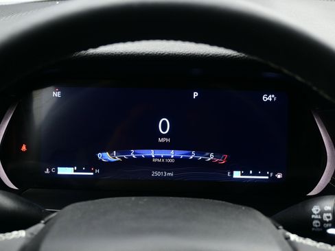 Used 2023 Jeep Grand Cherokee L Laredo image 25