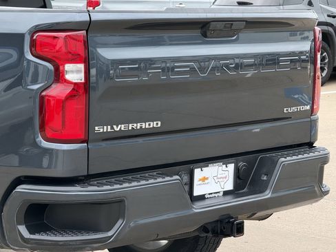 Used 2020 Chevrolet Silverado 1500 Custom w/ Custom Value Package RWD image 6