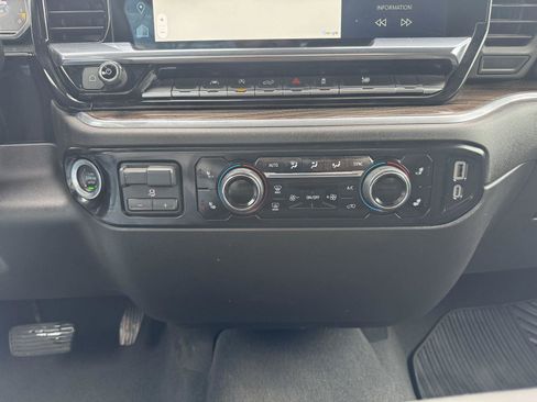 Used 2025 Chevrolet Silverado 1500 LT RWD image 15