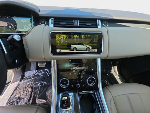 Certified 2022 Land Rover Range Rover Sport HSE Silver Edition image 20