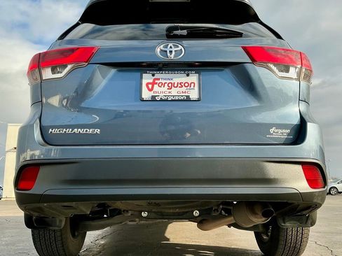 Used 2019 Toyota Highlander LE image 18