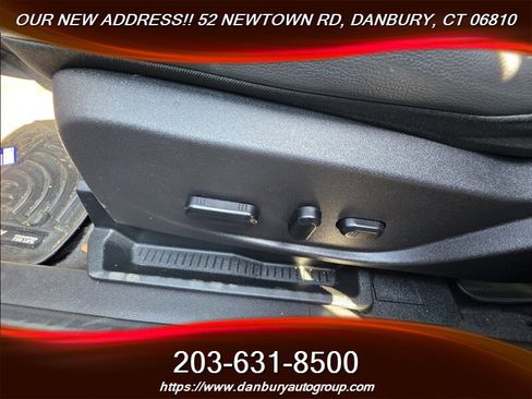 Used 2019 Ford Escape SEL image 9