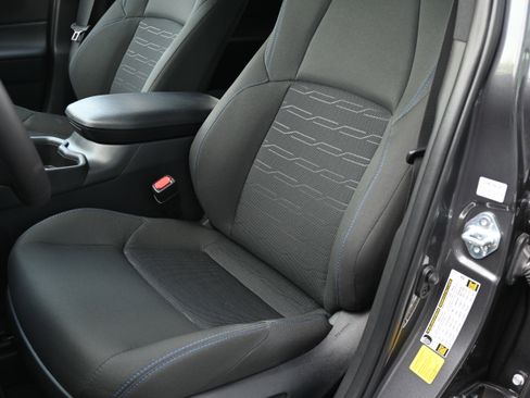 Used 2024 Toyota RAV4 SE image 16