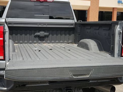 Used 2025 Chevrolet Silverado 2500 ZR2 w/ Technology Package AWD/4WD image 10