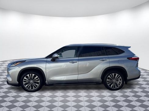 Used 2021 Toyota Highlander Platinum AWD/4WD image 4