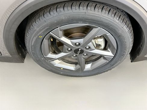 Used 2025 Kia K4 LXS image 11