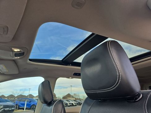 Used 2022 Chrysler Pacifica Limited image 18