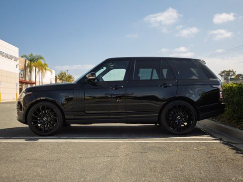 Used 2018 Land Rover Range Rover Supercharged AWD/4WD image 8