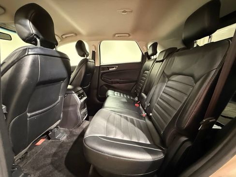 Used 2017 Ford Edge SEL w/ Equipment Group 201A AWD/4WD image 18