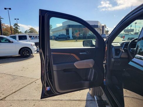 New 2026 GMC Canyon Denali image 12