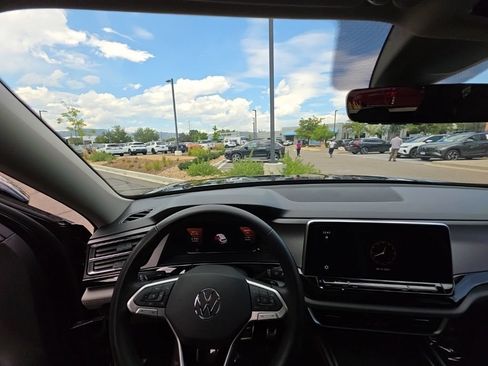 Used 2024 Volkswagen Atlas Peak Edition SE AWD/4WD image 13