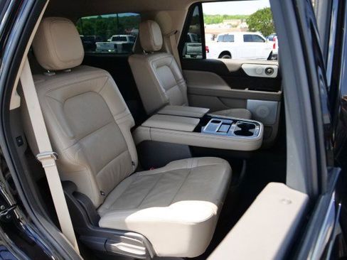 Used 2023 Lincoln Navigator Reserve AWD/4WD image 41