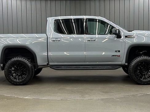 Used 2025 GMC Sierra 1500 AT4 w/ Technology Package AWD/4WD image 6