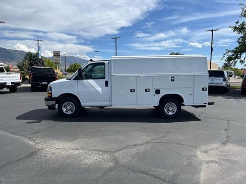 New 2025 Chevrolet Express 3500 w/ Power Convenience Package RWD image 4