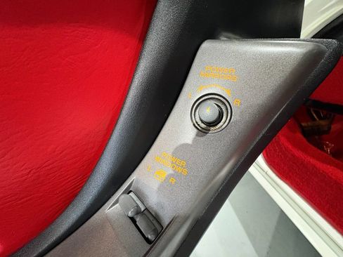 Used 1991 Chevrolet Corvette Convertible RWD image 31