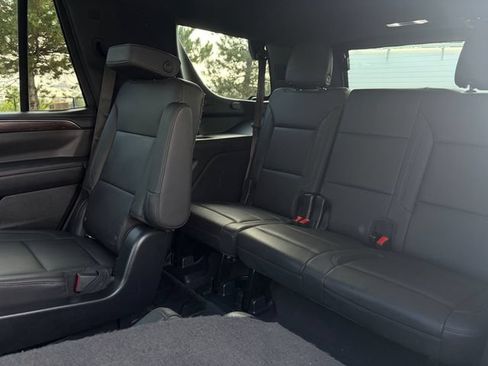 Used 2022 Chevrolet Tahoe LT w/ LT Signature Plus Package AWD/4WD image 17