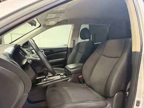 Used 2020 Nissan Pathfinder S AWD/4WD image 31