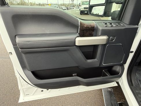 Used 2022 Ford F250 Lariat w/ Lariat Ultimate Package image 9