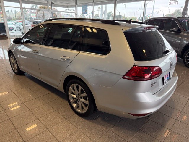 Used 2017 Volkswagen Golf SE FWD image 6
