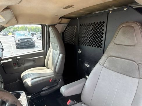 Certified 2017 GMC Savana 2500 Extended RWD image 14