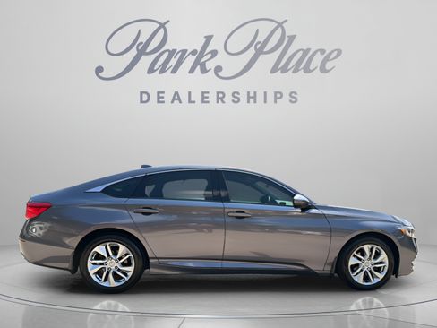 Used 2018 Honda Accord LX image 6