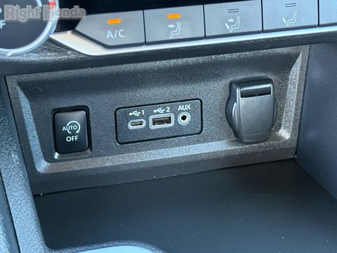 Used 2024 Nissan Sentra SV image 22