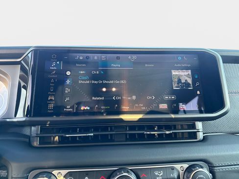 Certified 2025 Jeep Gladiator Rubicon w/ Safety Group image 23