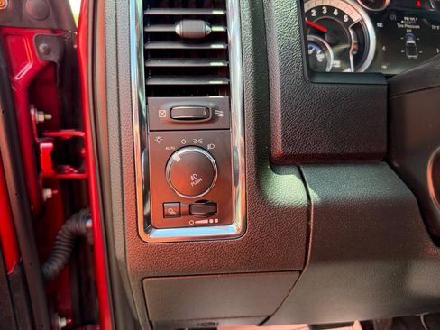 Used 2015 RAM 1500 Laramie AWD/4WD image 36