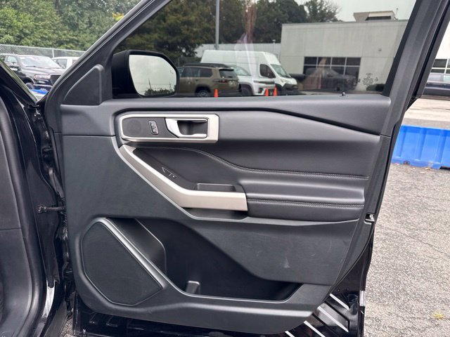 Used 2023 Ford Explorer XLT w/ Equipment Group 202A AWD/4WD image 37