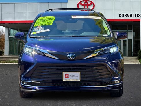 Certified 2023 Toyota Sienna XLE w/ XLE Plus Package AWD/4WD image 9