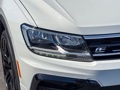 Used 2021 Volkswagen Tiguan SE R-Line image 14