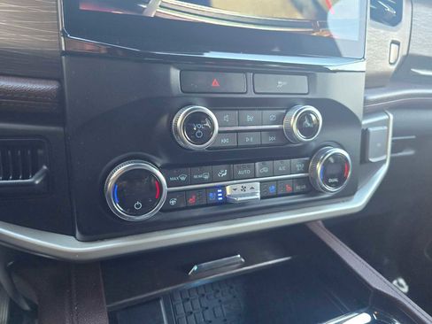 Used 2023 Ford Expedition Limited image 30