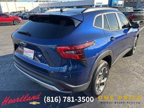 Used 2024 Chevrolet Trax LT w/ Driver Confidence Package image 5