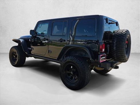 Used 2013 Jeep Wrangler Unlimited Rubicon w/ Connectivity Group AWD/4WD image 7