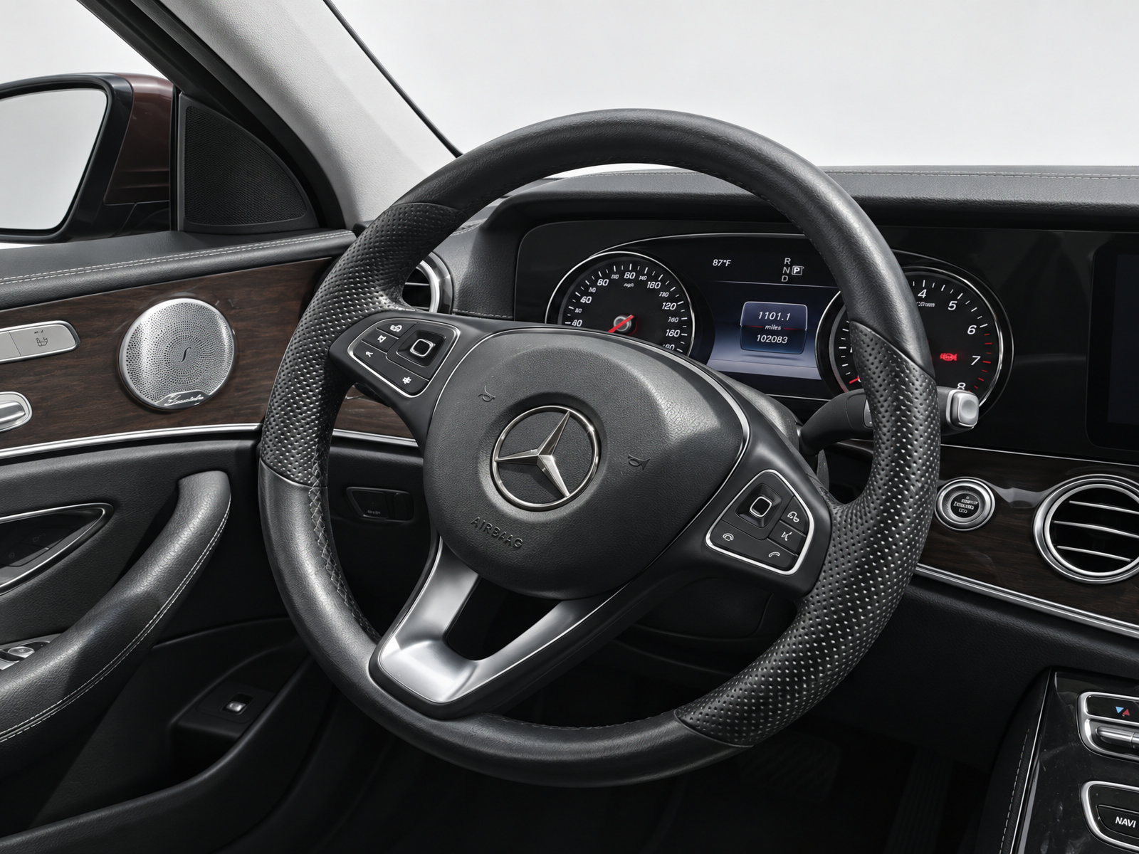 Used 2017 Mercedes-Benz E 300 image 25