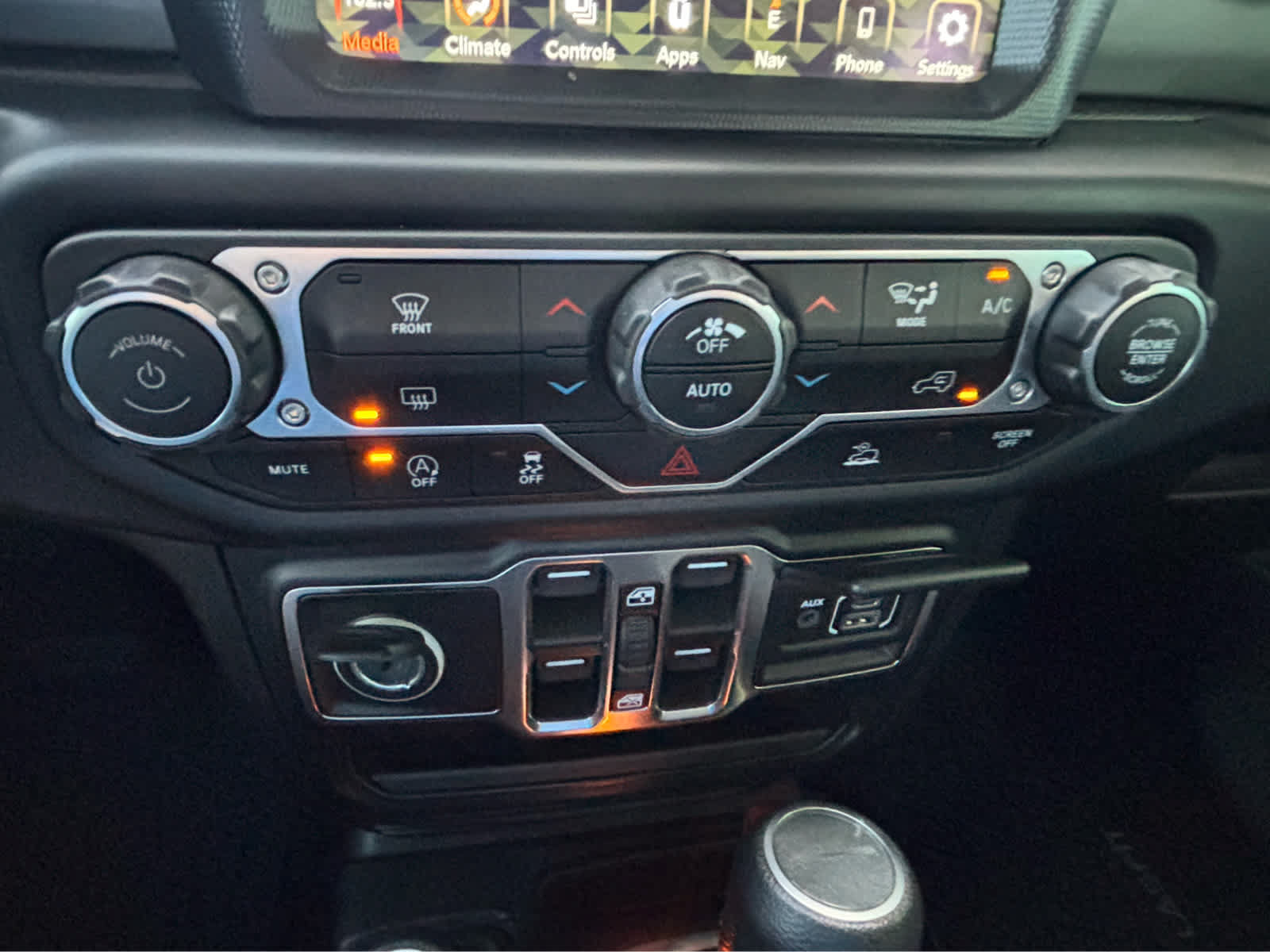 Used 2023 Jeep Gladiator Overland AWD/4WD image 23