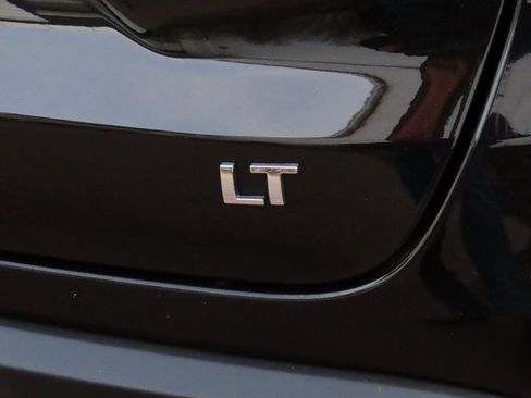 Used 2025 Chevrolet Trax LT w/ LT Convenience Package image 15