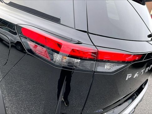 Used 2023 Nissan Pathfinder SL image 34