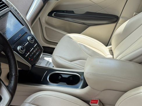 Used 2018 Lincoln MKC Premiere FWD image 16