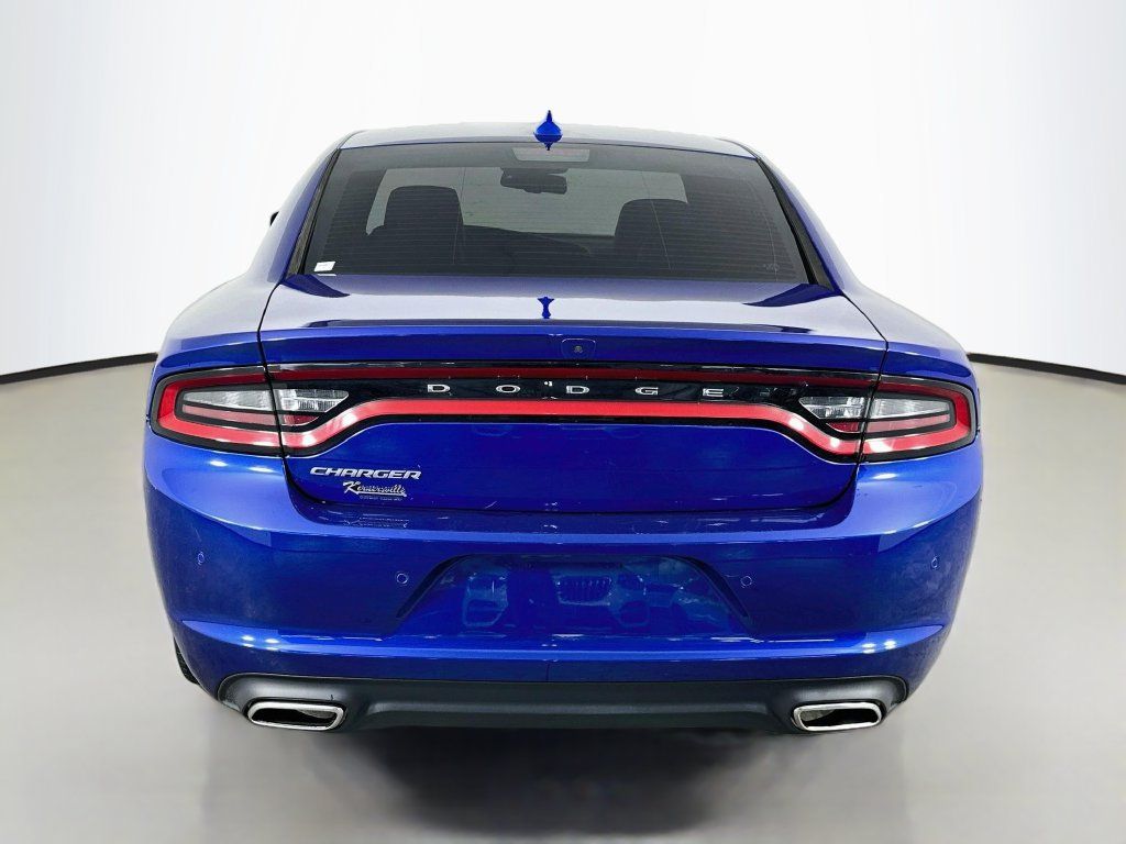 Used 2022 Dodge Charger SXT w/ Plus Group RWD image 6