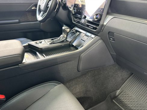 Certified 2024 Lexus GX 550 w/ Accessory Package (Z1) AWD/4WD image 14